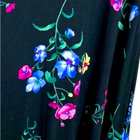 Fun Old Navy A-Line floral dress. Size medium. Black w/floral pattern -Like New - Picture 4 of 6